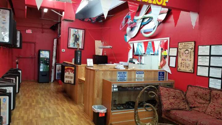 Showroom Welcome Hollywood